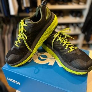 Mens Hoka Challenger AT5 size 11